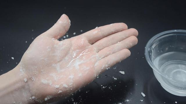 手上有老茧怎么消除,手上老茧怎么去除最简单方法