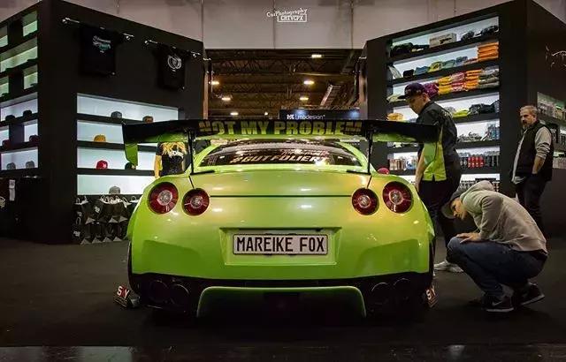 自从坐上了小姐姐的GT-R之后，天天都能体验速度与激情的快感