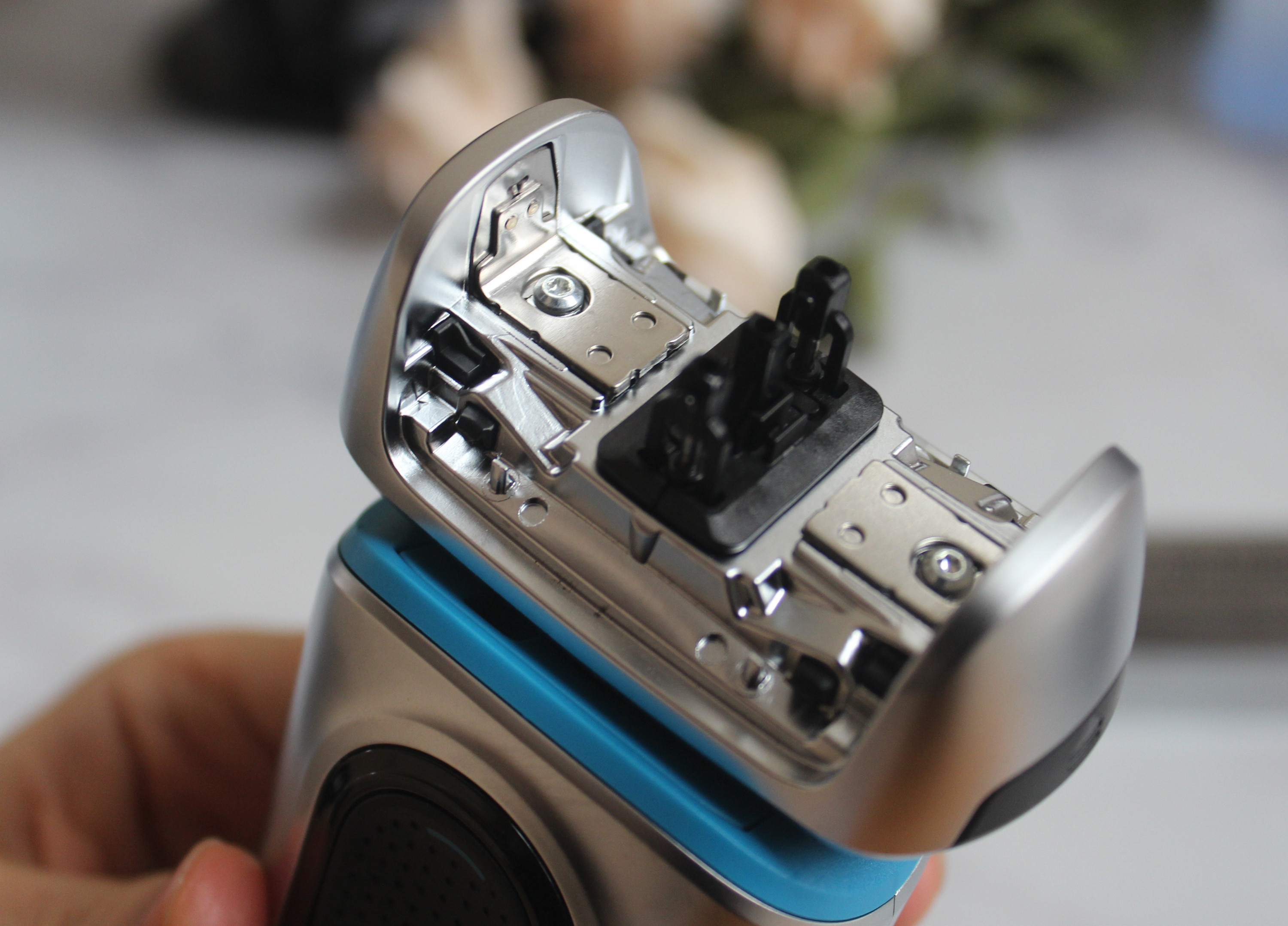 博朗剃须刀8系使用评测,博朗智美新8系剃须刀使用介绍