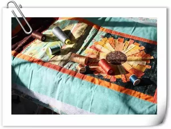 拼布教程——简单的方块拼布抱枕