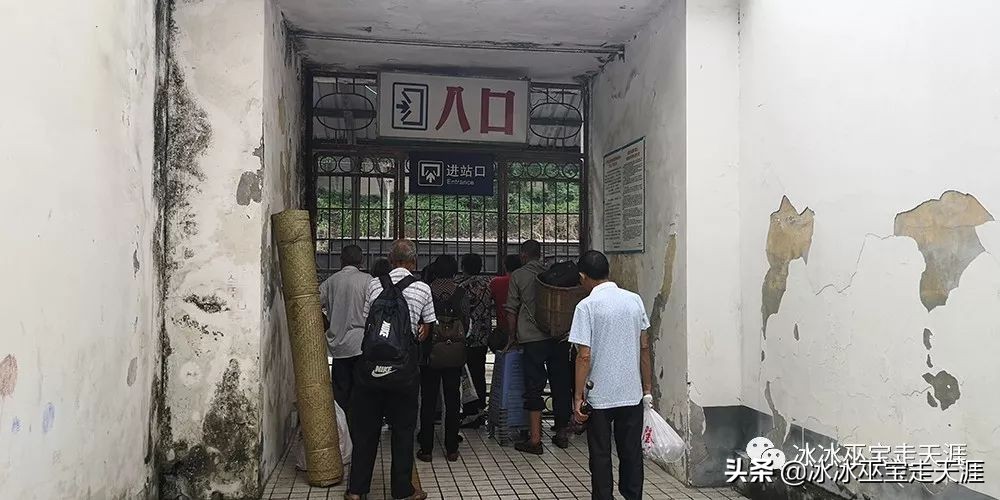 绿皮车成渝铁路上运行,川黔铁路最后的绿皮车