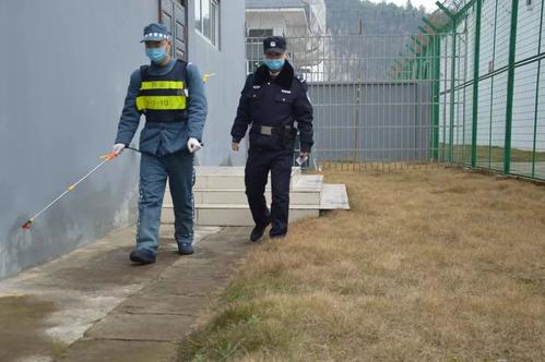 在监狱里感染病毒怎么办,在看守所感染新冠有补偿吗