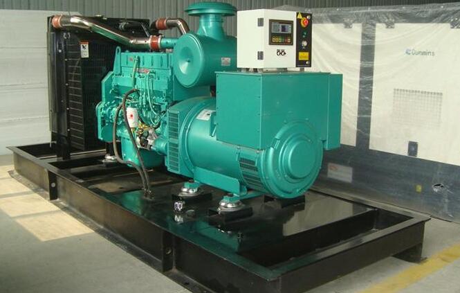 发电机发电跟市电之间有电压吗,为什么发电机不能用自己发的电呢