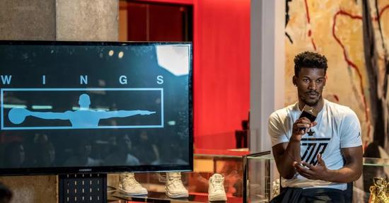 中国男篮出手即证明海报,出手即证明中国篮球全新战袍亮相