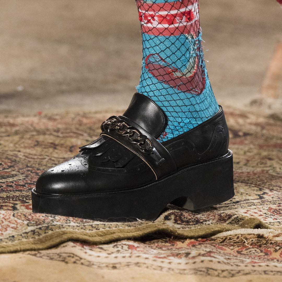 李宁英伦绿茵足球鞋,李宁伦敦时装发布会