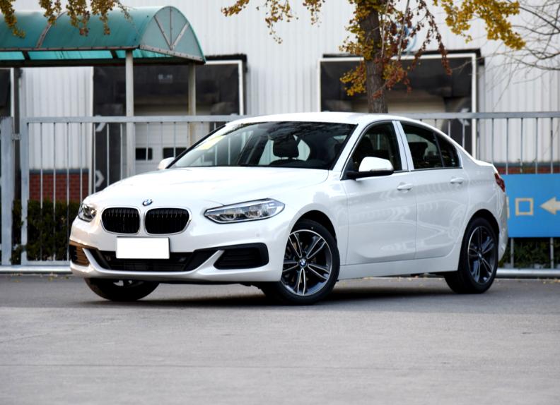 2023款奔驰a180l和宝马120i,奔驰a级180和200哪个更值得买