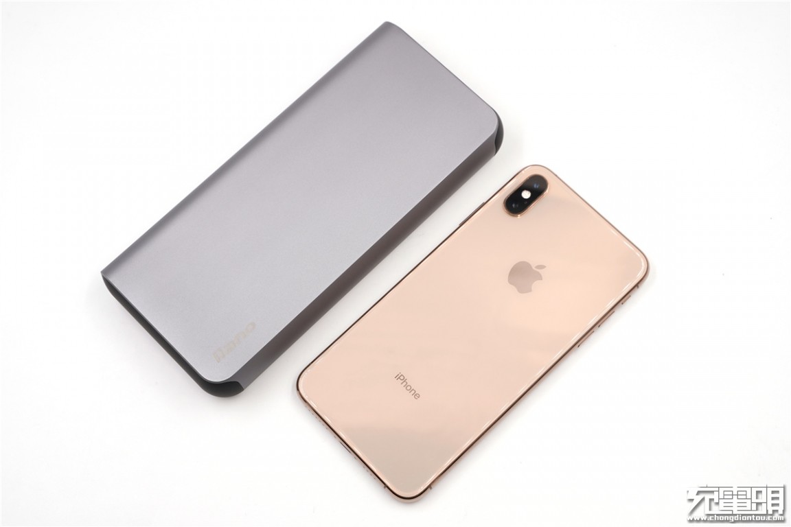 巨能移动电源拆解,绿巨能移动电源评测