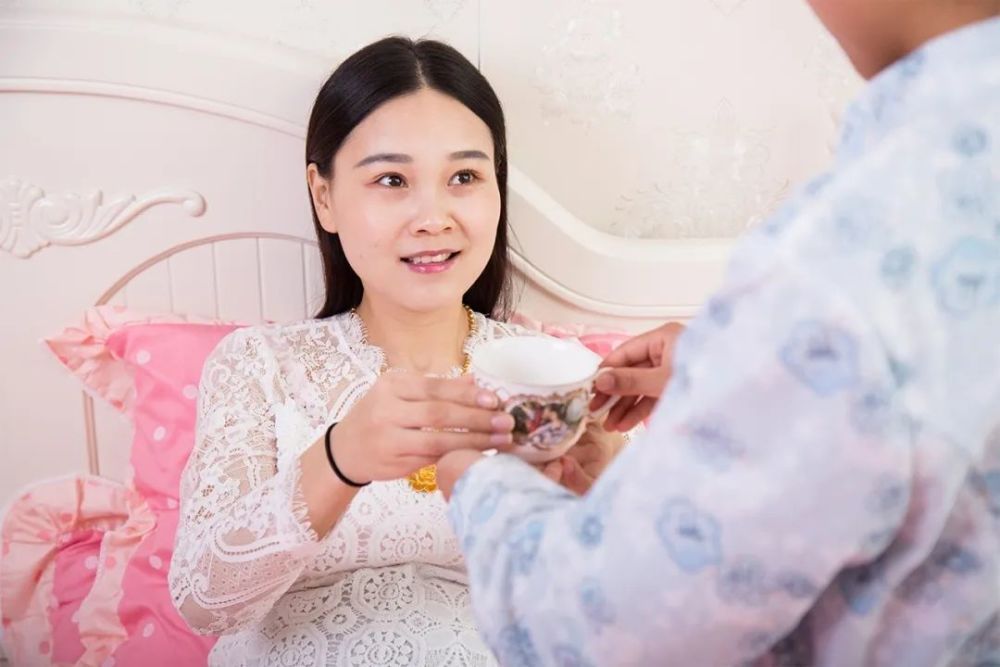 顺产宝妈产后两天中午吃什么好,产后攻略