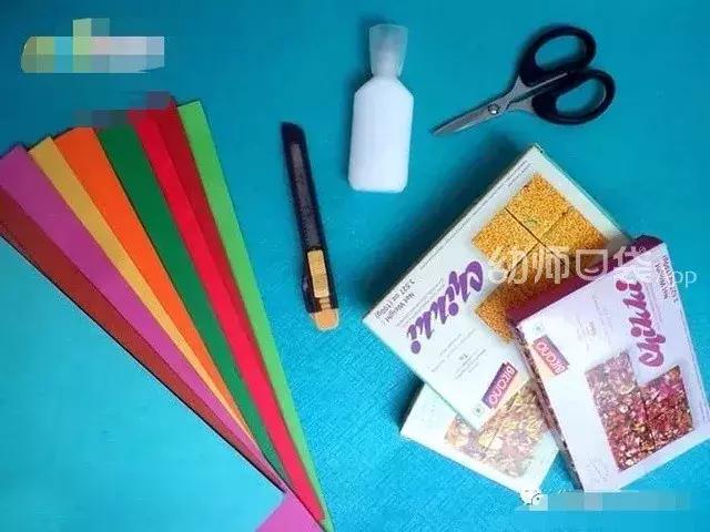 铁盒包装盒废物利用,纸盒子塑料瓶变废为宝