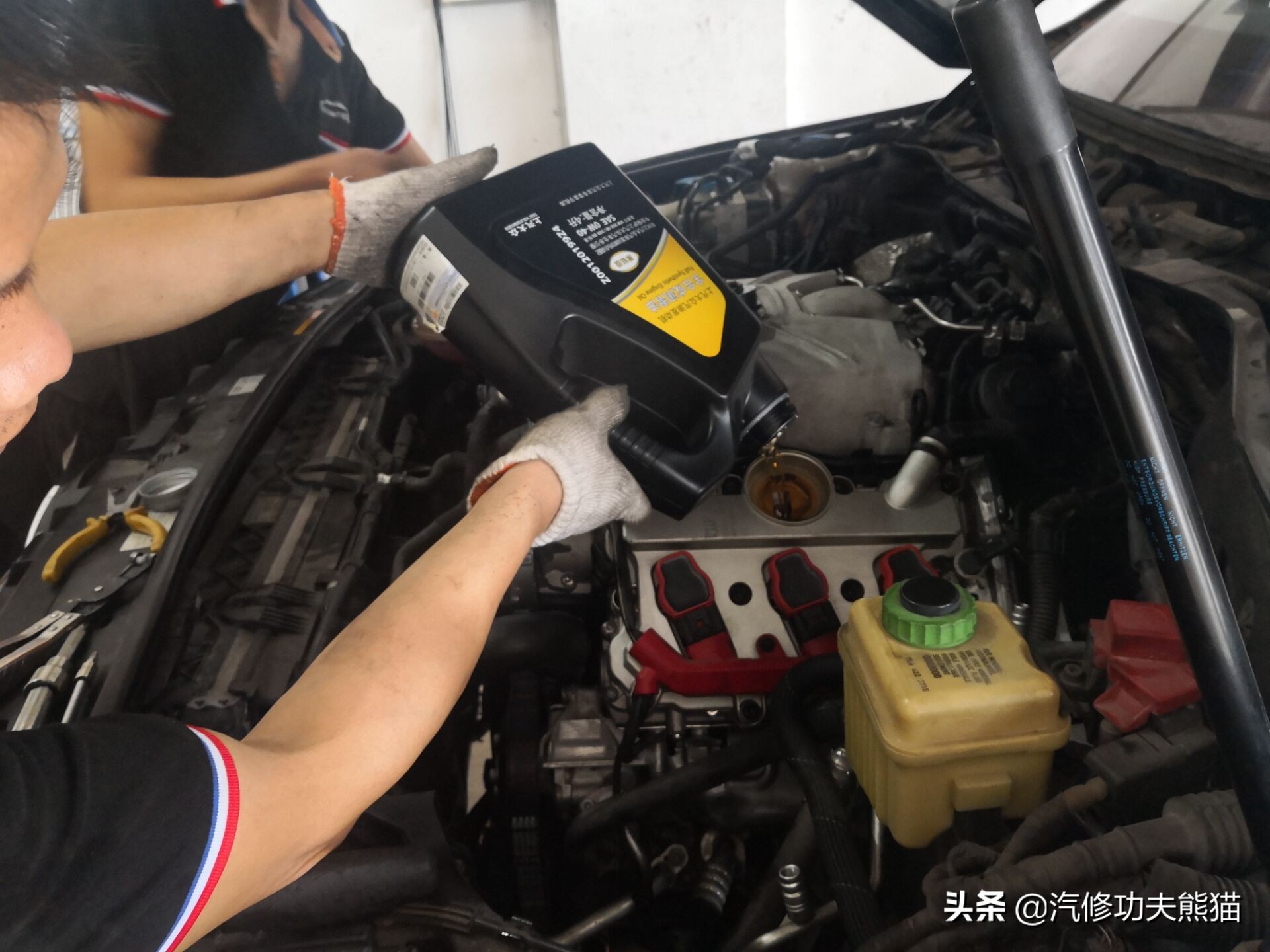 能拉动波音747的大众神车途锐烧机油治理，修完了又可以拉飞机了