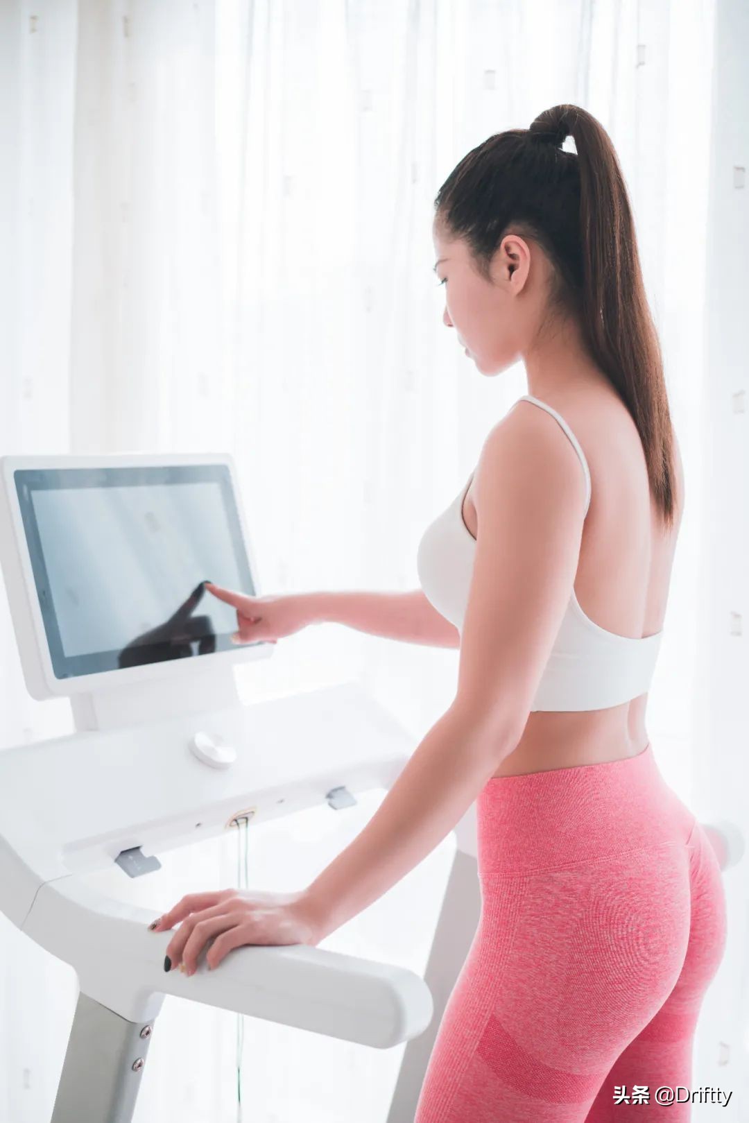 赤兔跑步机-私教追剧两不误｜告别枯燥健身方式「深度体验评测」