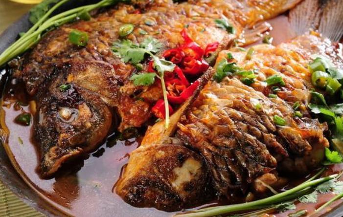 炖鱼放什么料去腥味,白开水炖鱼怎么去腥