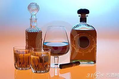 威士忌vs白兰地,威士忌和白兰地哪个更受欢迎