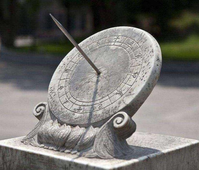 为啥女怕正午出生男怕子夜出生,俗语女怕午时生男怕子夜临啥意思