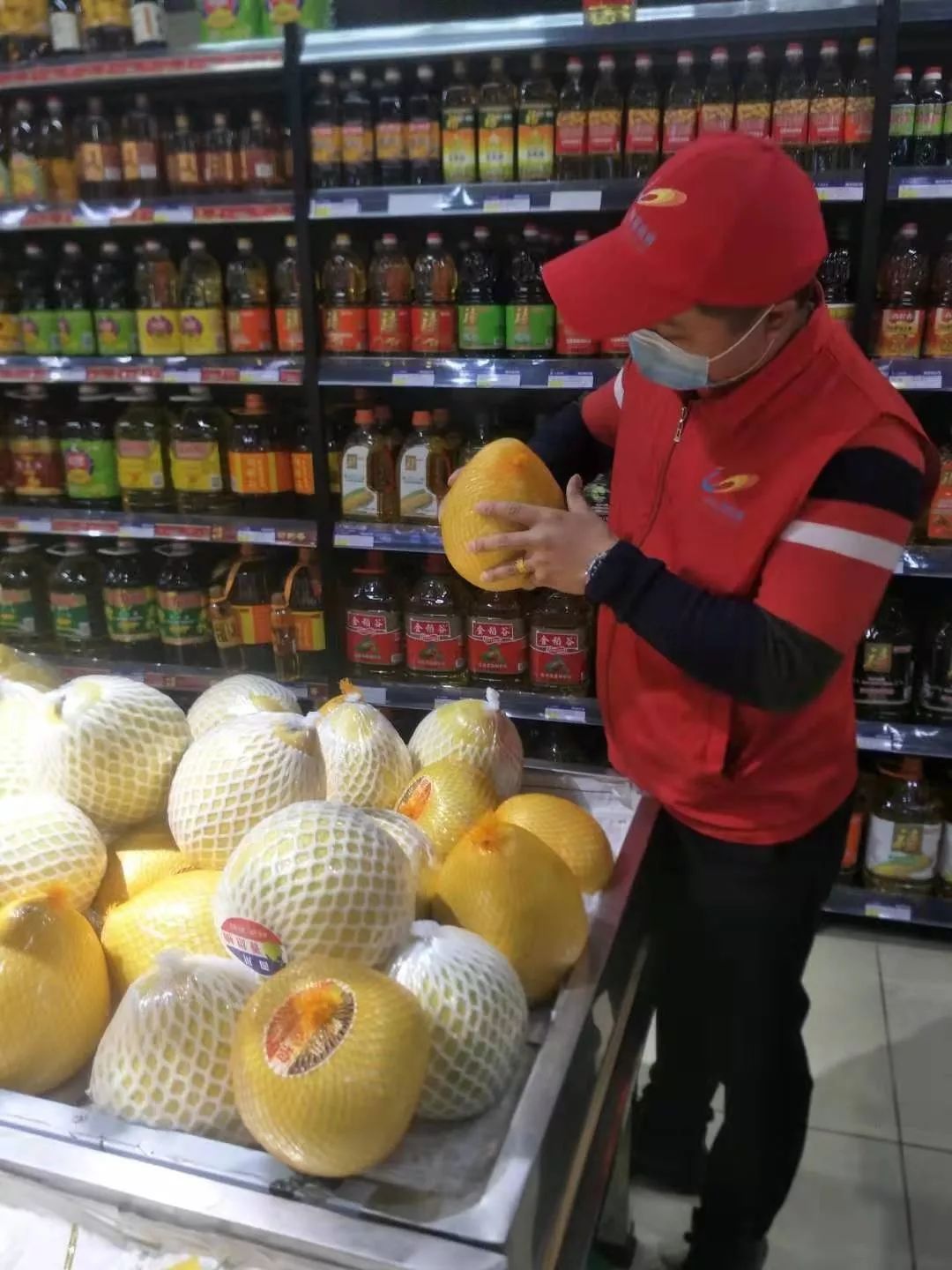 小区物业为业主服务,小区物业人员辛苦了