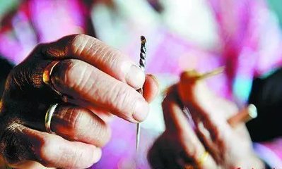 只需学会这几招在家也能刮痧,刮痧学会自己刮