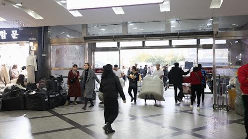 四季青男士毛衣大甩卖宽松轻薄,四季青女装清仓特价毛衣白色