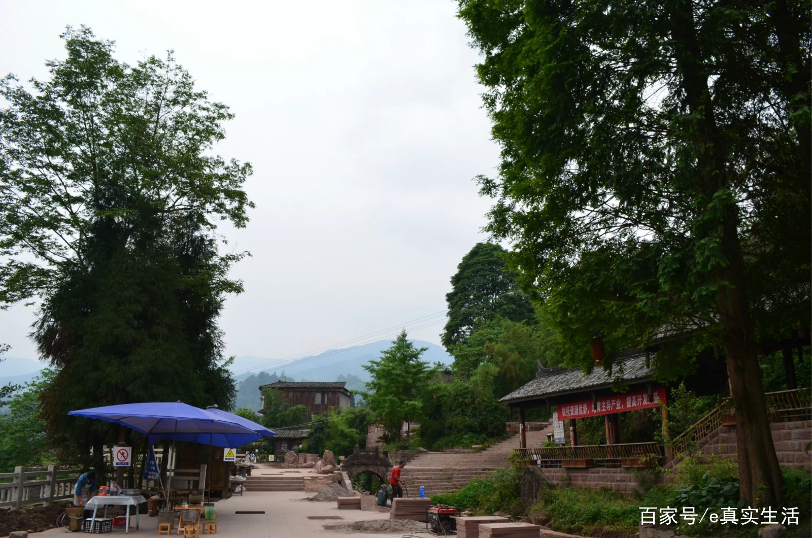 上里古镇，一个名副其实的古镇，人很少，跟丽江大研古城有的一比