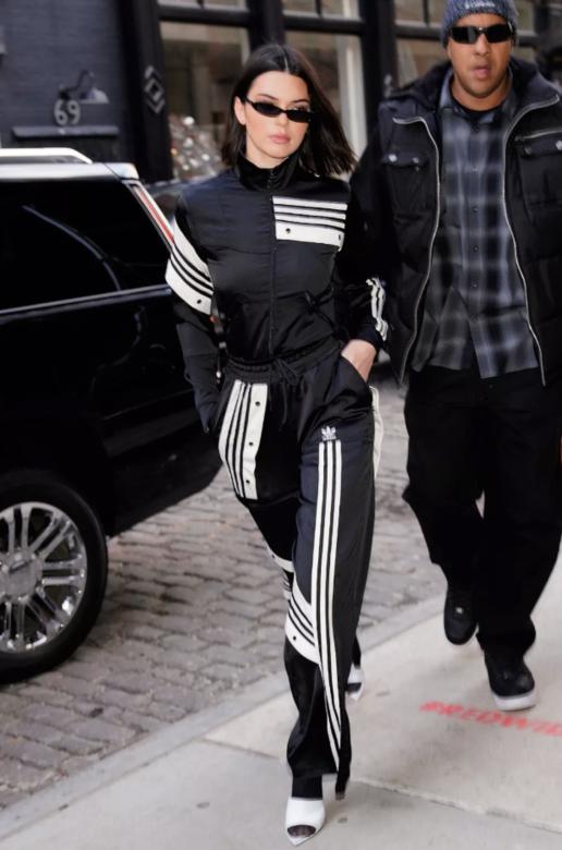 复工上班首选这3种长裤！以运动裤作转季穿搭上班大方又轻松