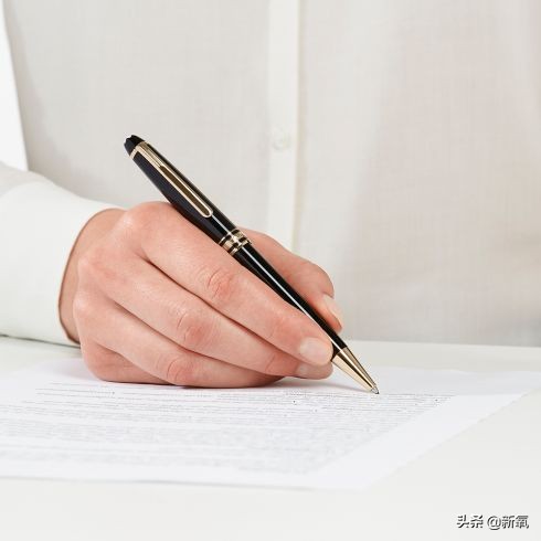 怎么买香奈儿女表,两万多买lv还是香奈儿