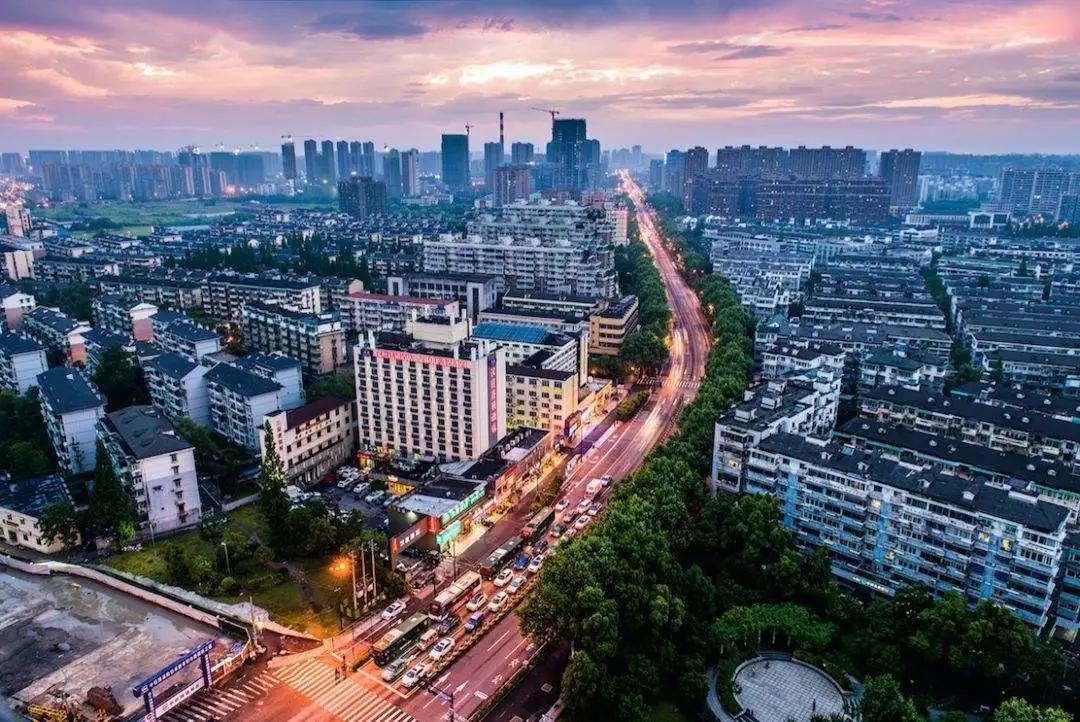 青岛旅游往返机票价格,青岛机票和住宿自由行