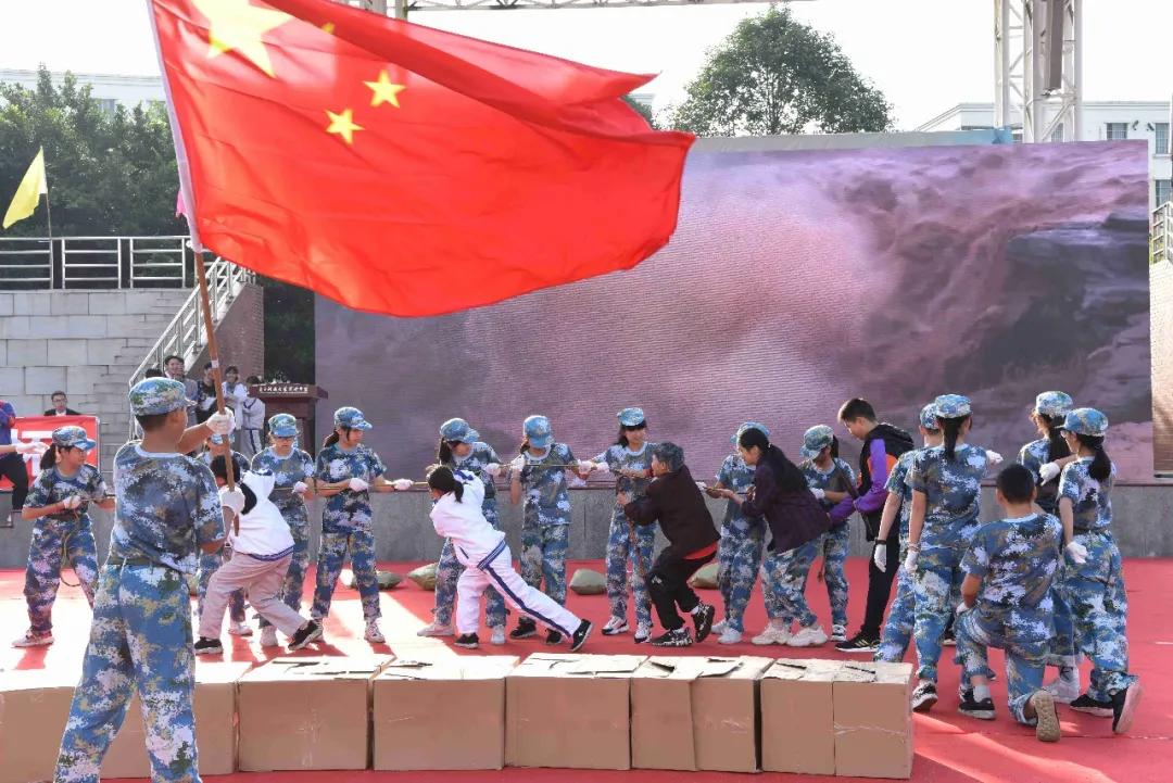 机器人在技能大赛上尬舞,世界机器人舞冠军挑战赛