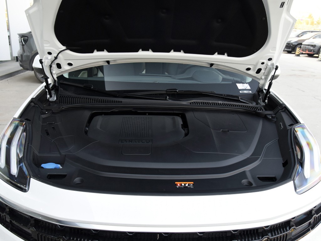 领克05phev和领克06phev哪款最好,2021领克06落地价14万