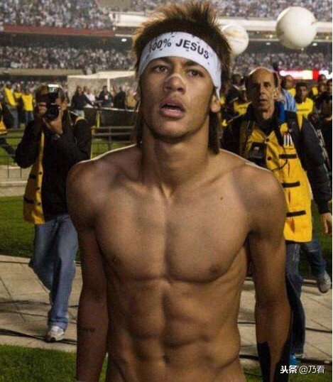 足坛十大神锋内马尔,世界十大腹肌球星