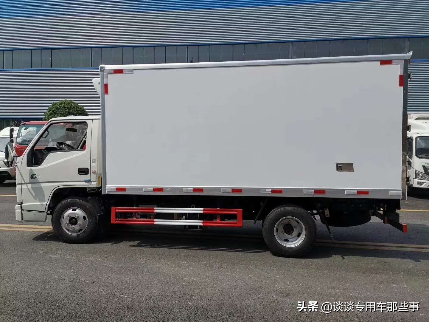 江铃顺达4.2米冷藏车报价及图片,江铃顺达宽体4米蓝牌冷藏车