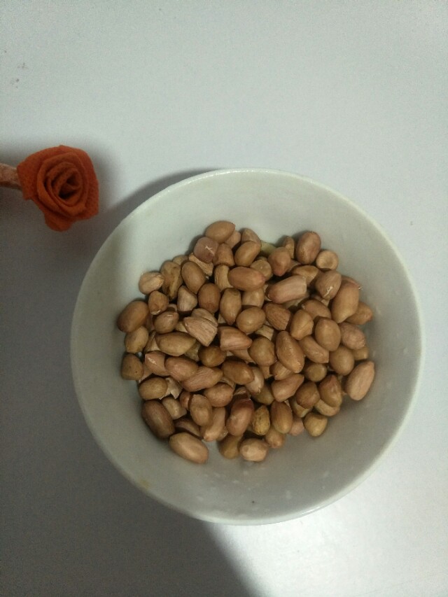 花生米上潮了不好吃，神秘液体巧回脆，究竟是什么液体呢那么神奇