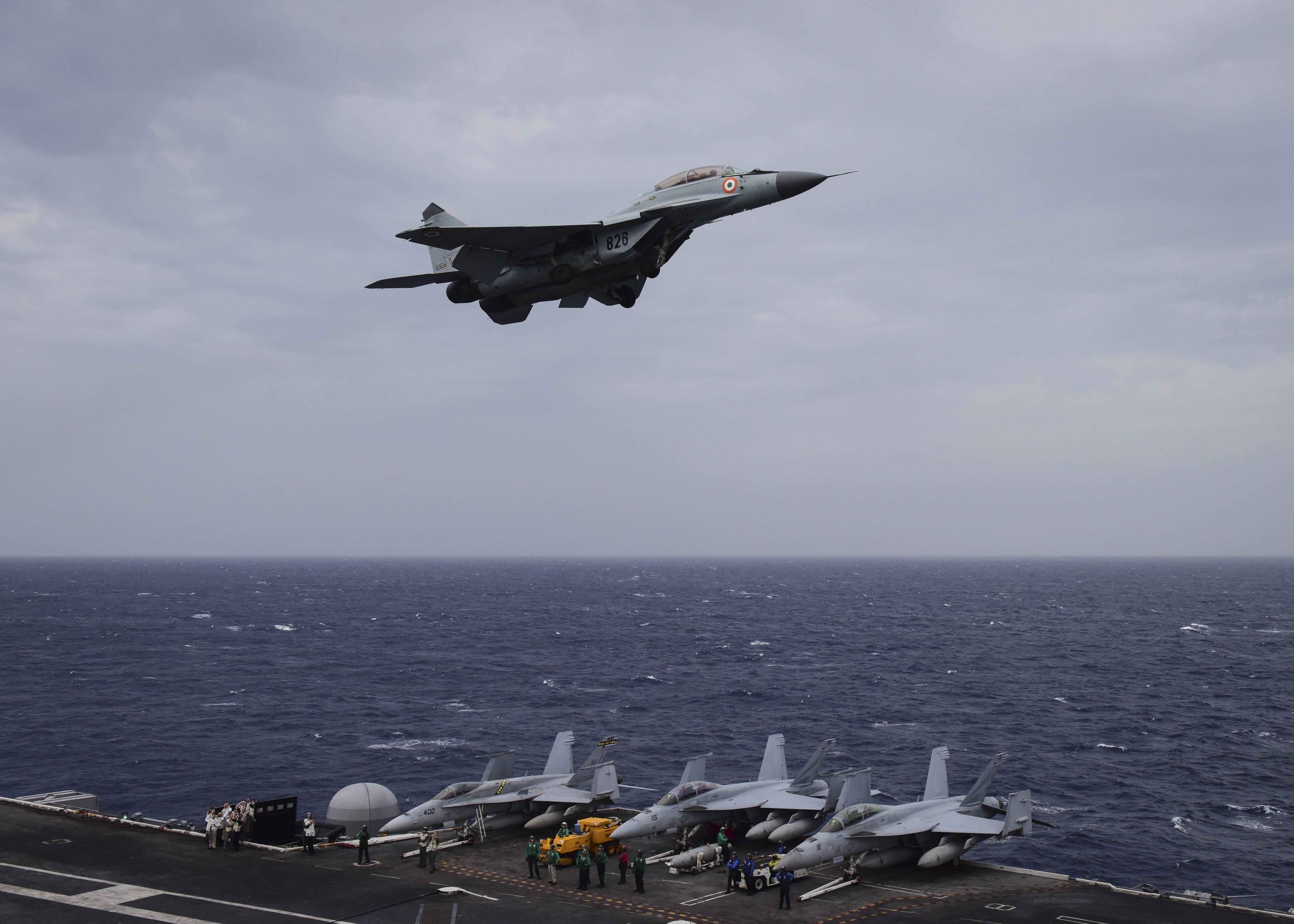 f18模拟起降2的航母在哪,模拟f18在航母上起飞