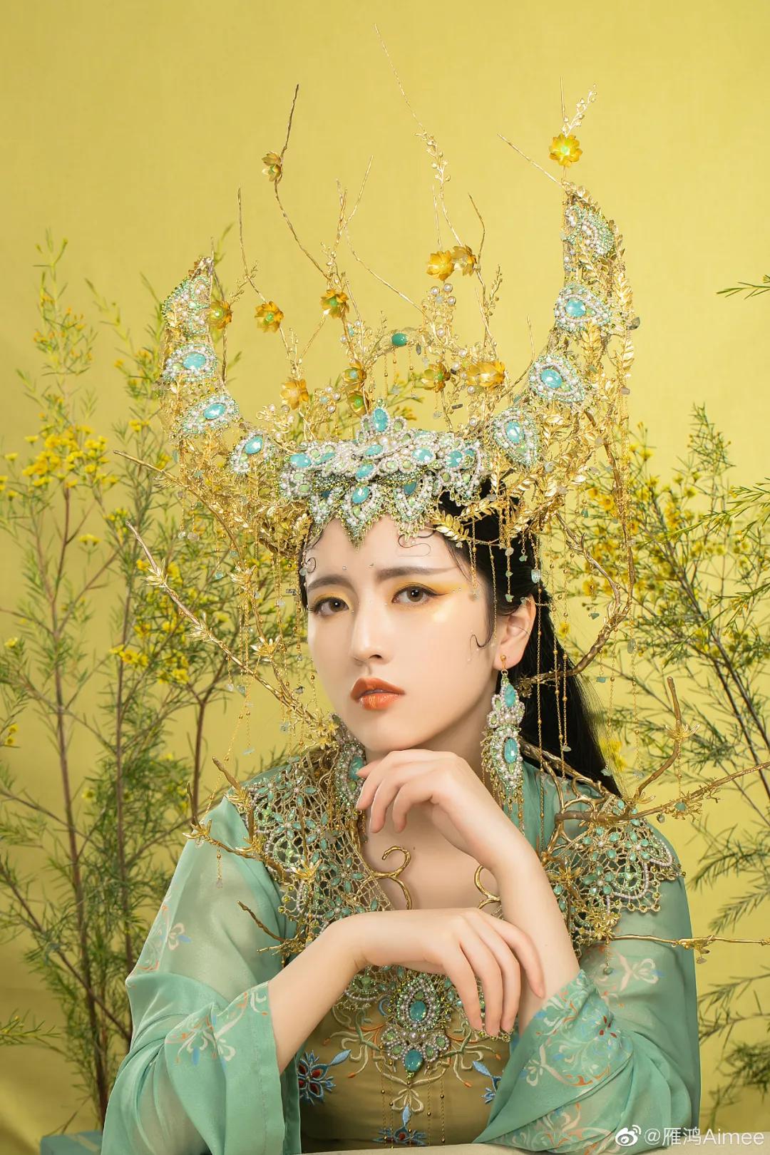 护士小姐用5毛钱的易拉罐，随手一剪猛翻千万倍，网友：手艺牛逼