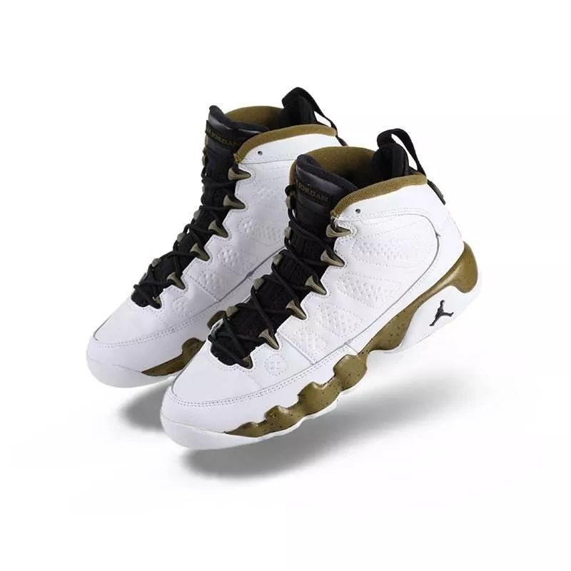 yeezy和aj哪个定位更高,yeezy区别