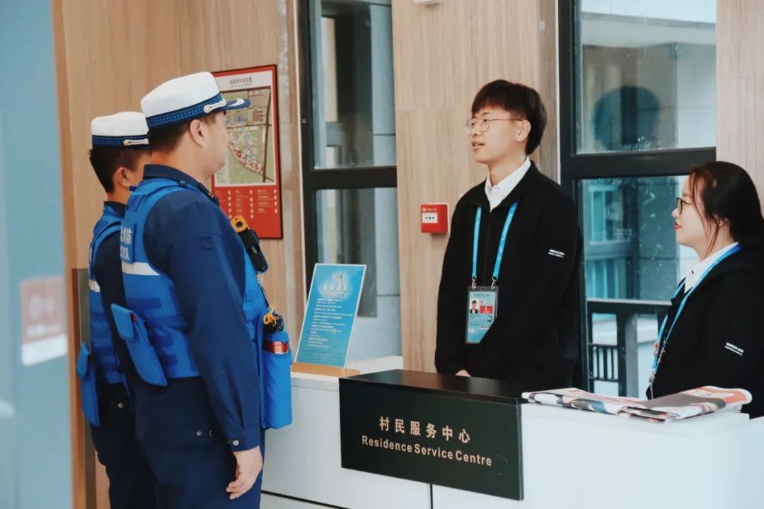 走，带你去看黄家湖畔的“蓝马甲”