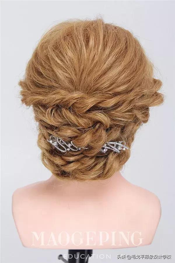 盘发超简单好看教程中发半扎,超简单盘发教程马尾