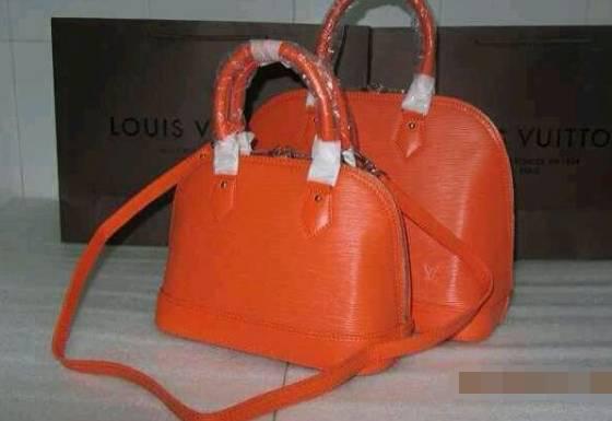 男朋友送女孩子包什么意思,男朋友送女朋友包代表什么