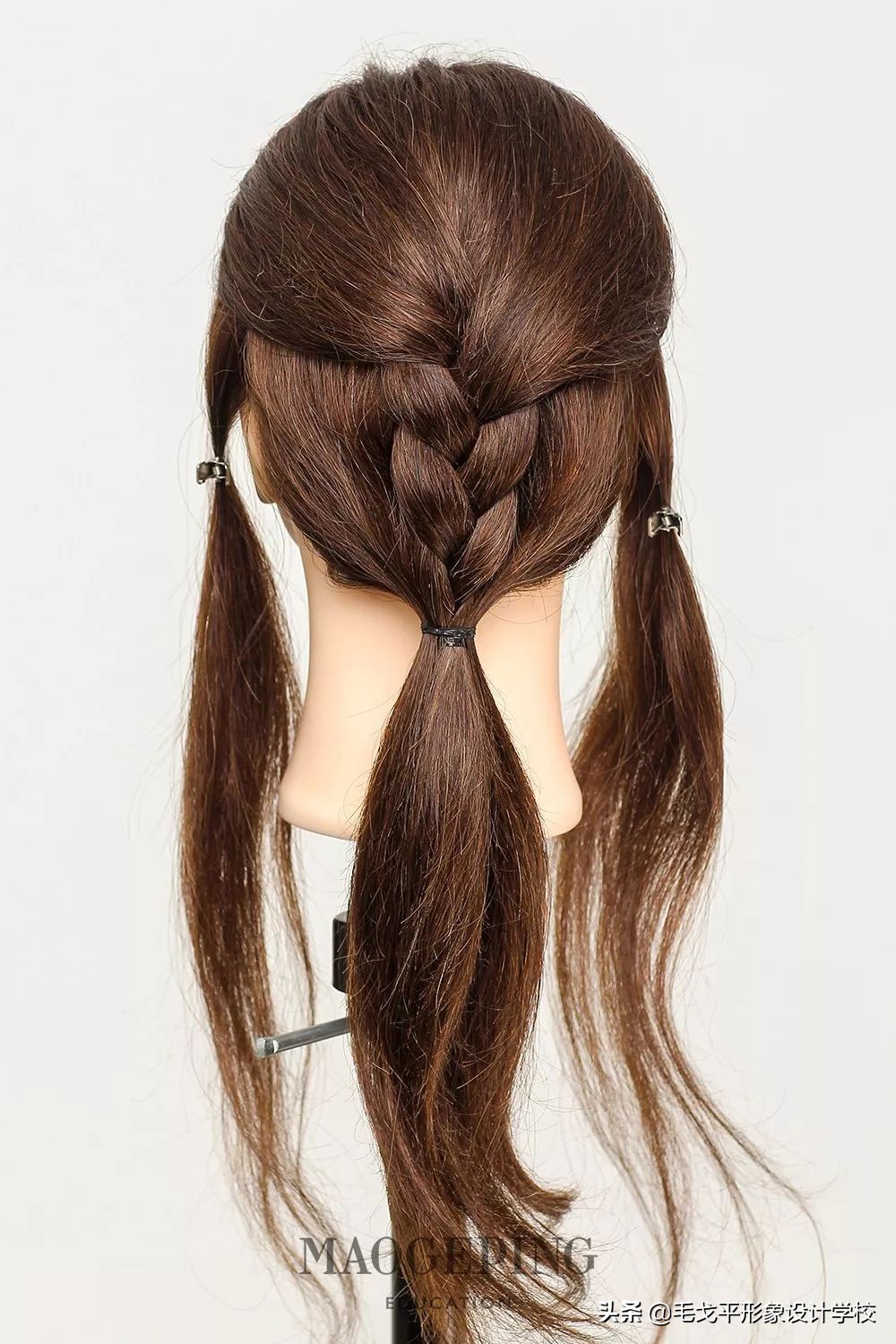 中分马尾扎中低马尾好看技巧,低马尾怎么扎才好看发量少