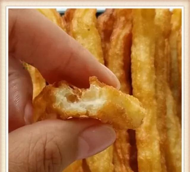 鸡蛋牛奶油条的做法简单香甜酥脆,油条怎么做到蓬松酥脆不用鸡蛋