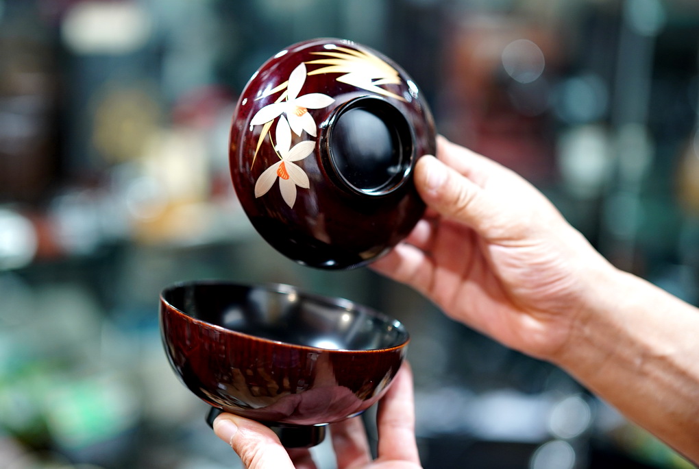 一篇10万+的文章，引出众人询问：你那卖日本瓷的朋友都有啥？