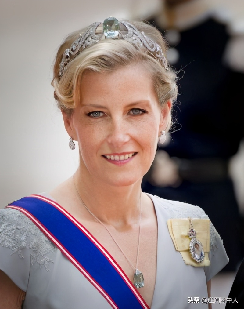 黄金镶嵌海蓝宝,王室顶级珍贵珠宝