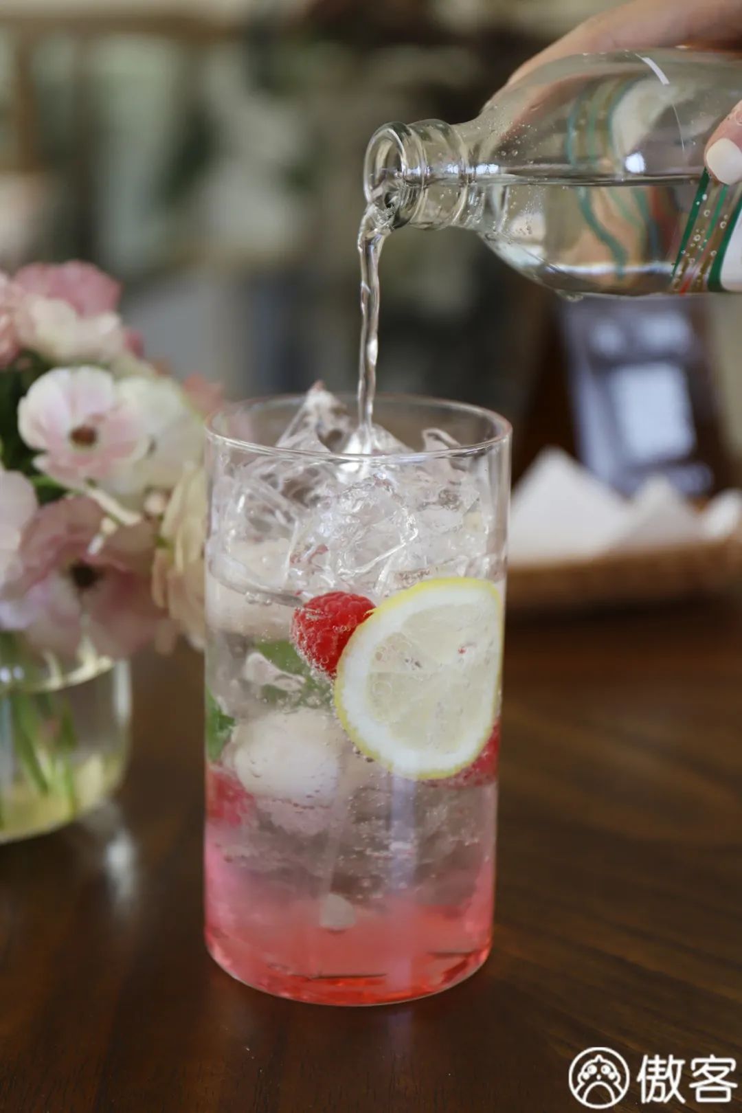 吃完了火遍全网的500㎡甜品店，我们一句话也“骂”不出来