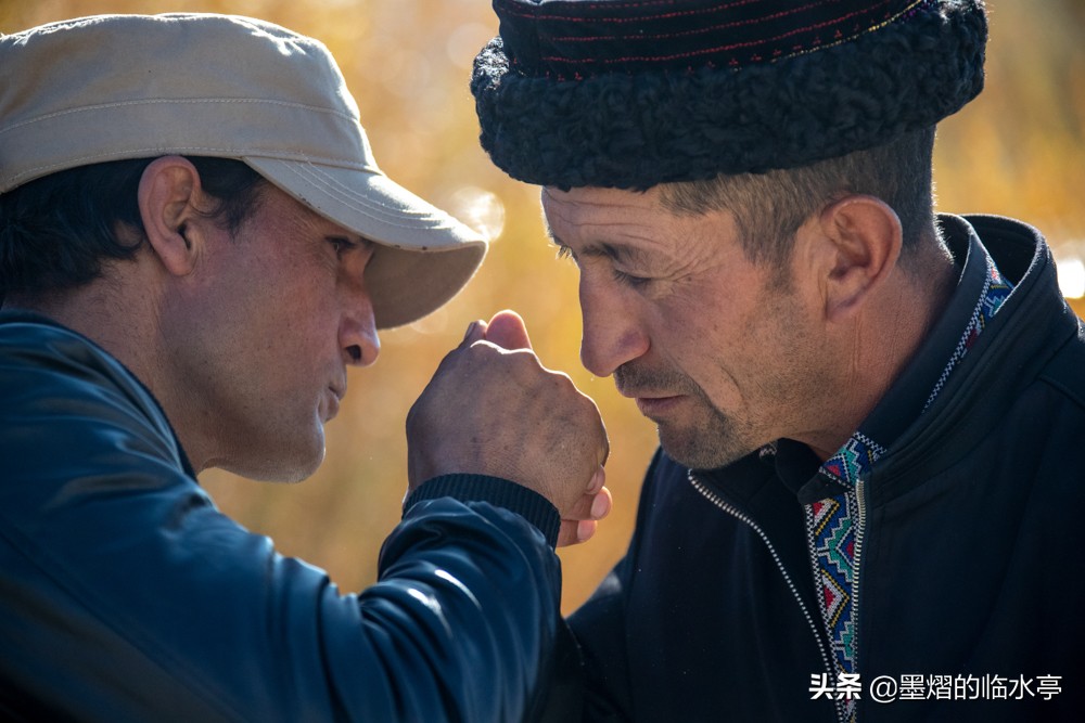 塔吉克斯坦有亲吻礼吗,塔吉克族亲吻真实感受