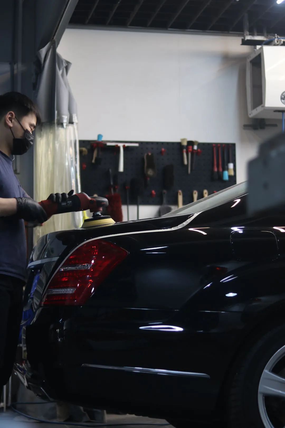 奔驰w221升级新款w222s450外观,老款奔驰w211e260翻新整备