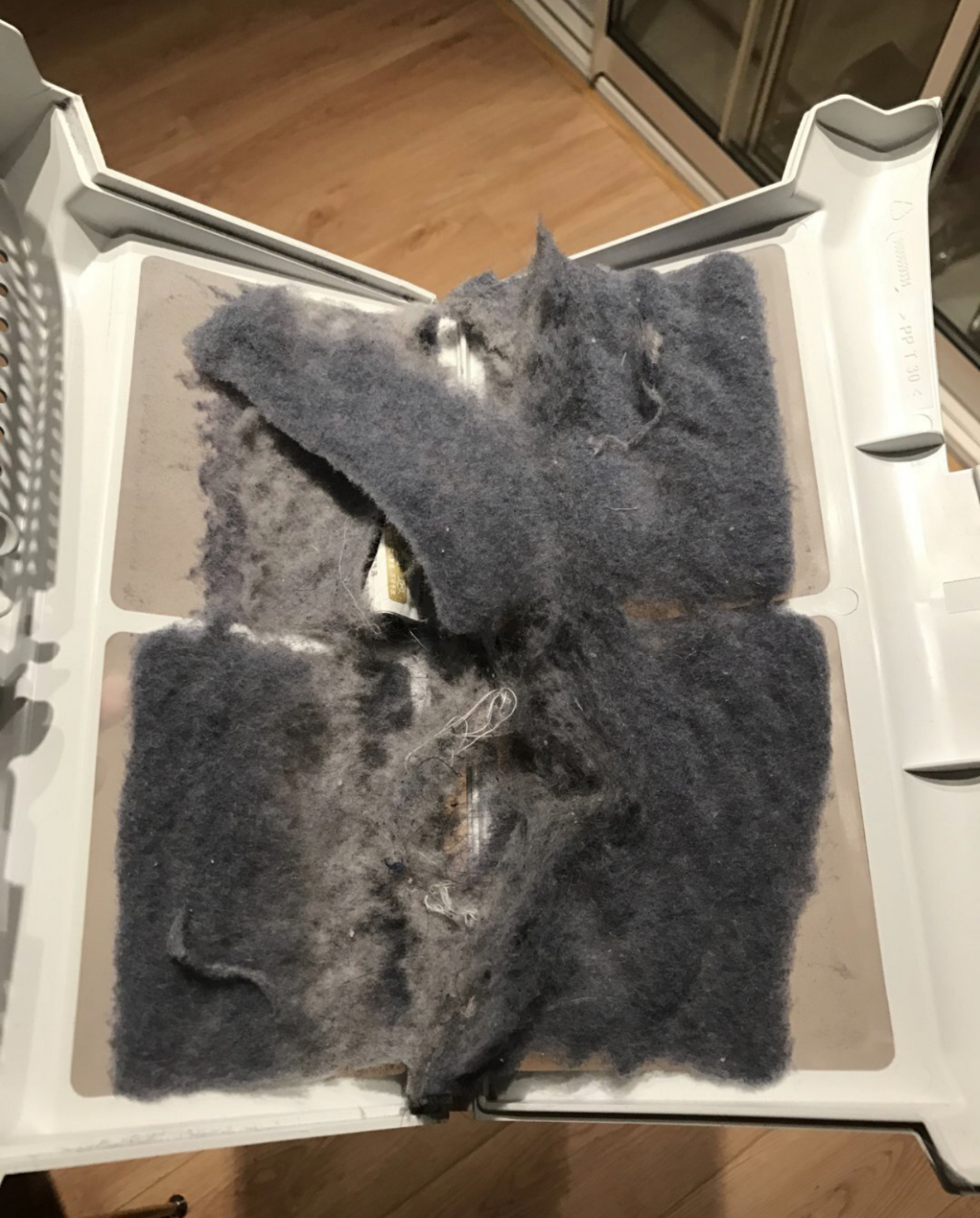 屋里毛毛灰尘很多怎么处理,为什么屋子里灰尘毛絮多