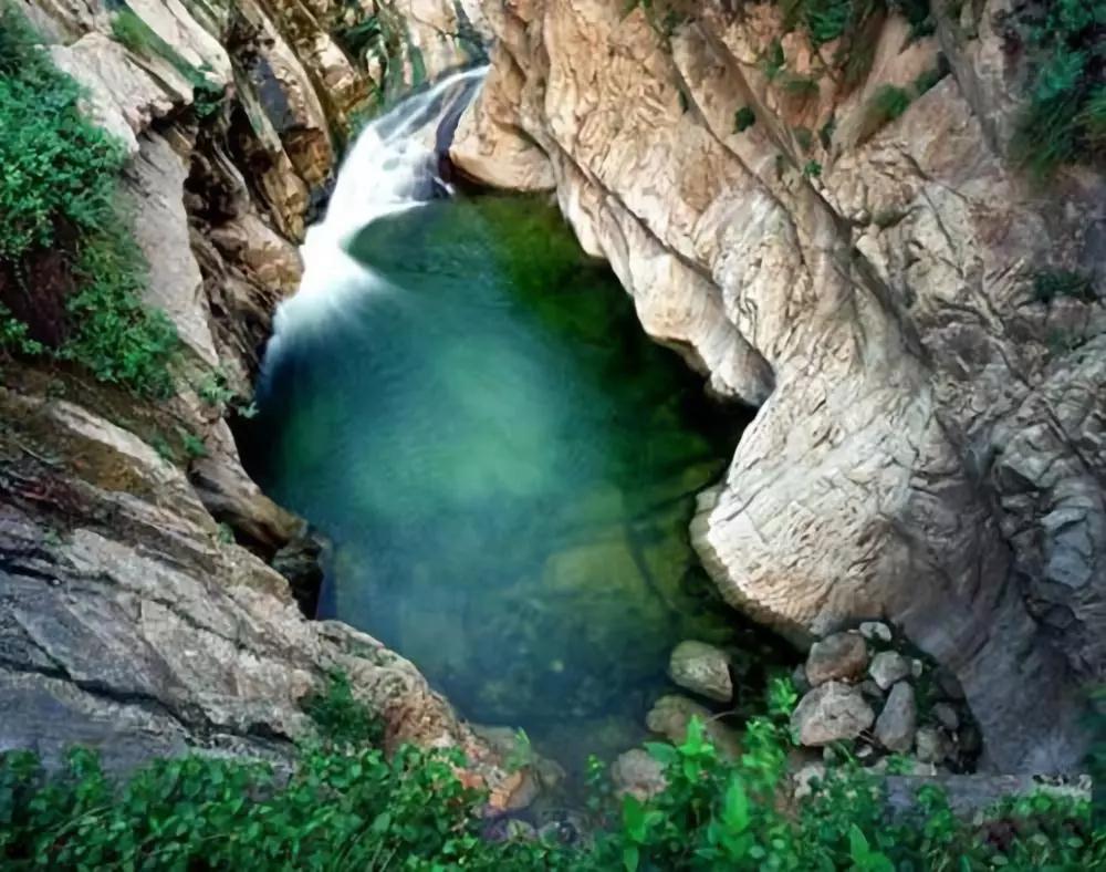 陕西华山黑龙潭,华山黑龙潭在哪个峰