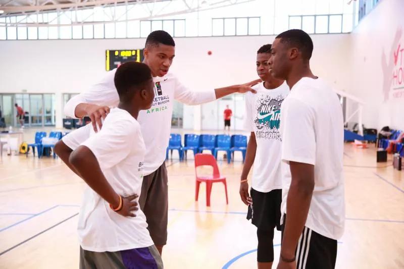 拿下雄鹿总冠军字母哥阿德托昆博,扬尼斯阿德托昆博字母哥fmvp