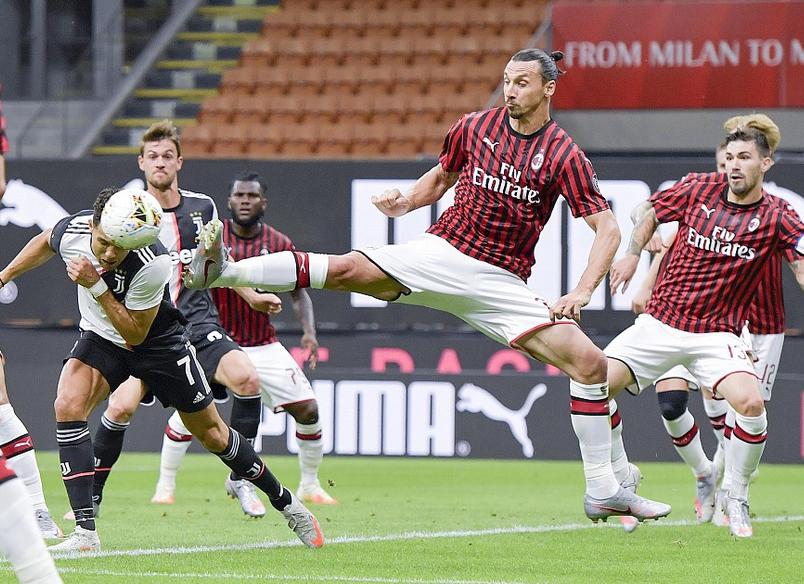 伊布退役兹拉坦,伊布退役纪念球衣