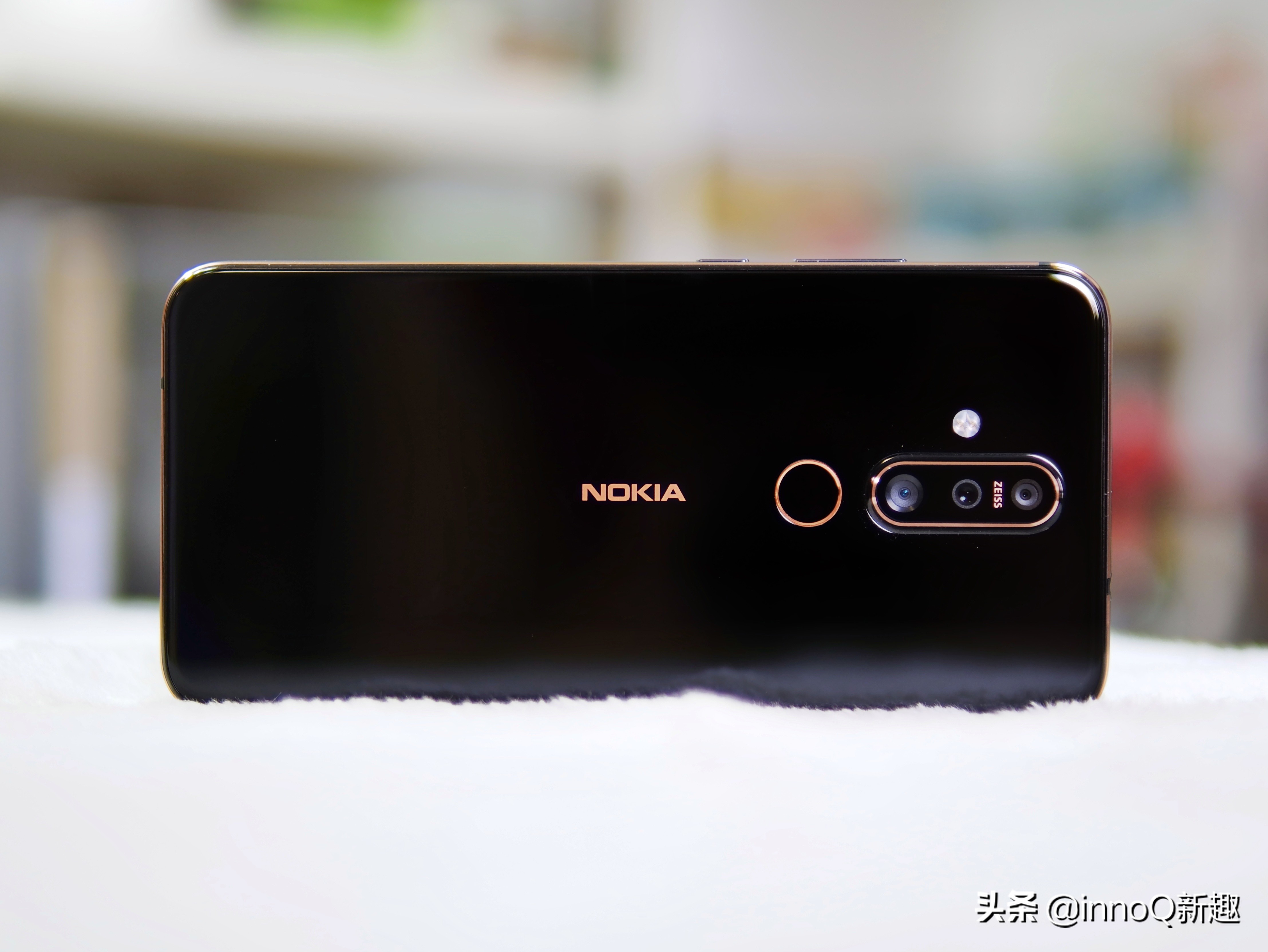 诺基亚新机发布x71王者归来,蔡司诺基亚x7