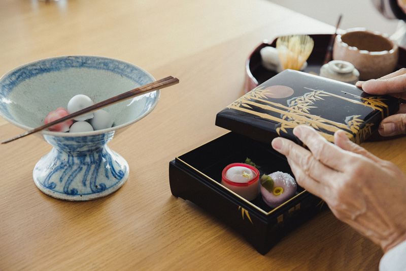 日本器皿｜画廊店主从母亲那里继承的东西~古伊万里、豆盘、手炙