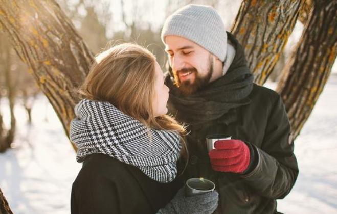 怎么做能让女人主动想你,一句话让女人主动想你